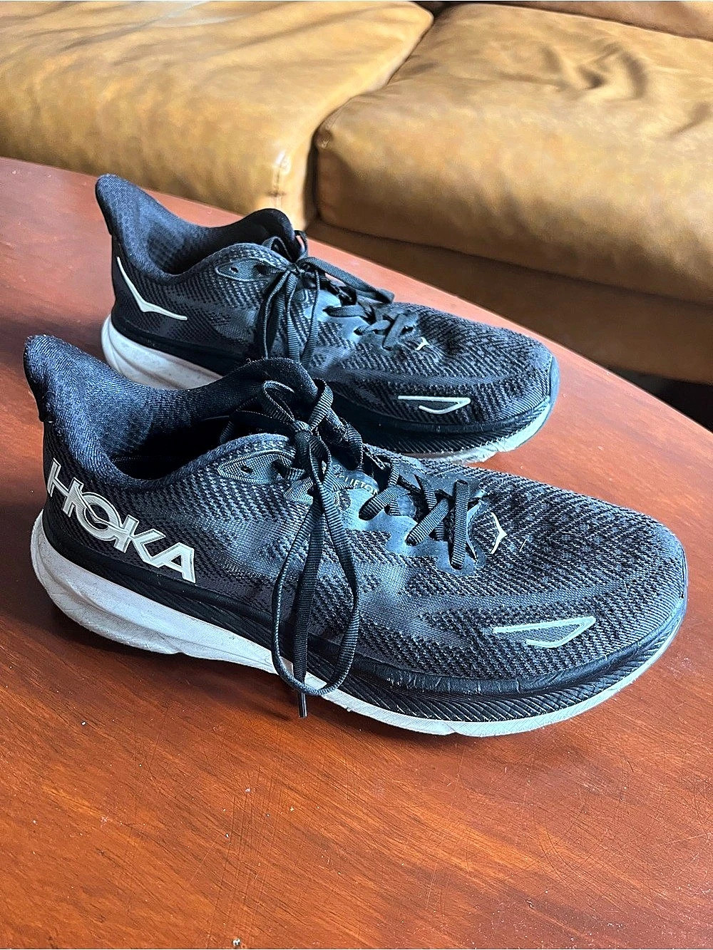 Hoka Black Clifton 9